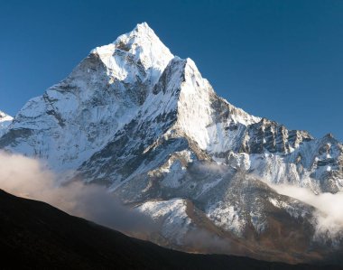 mount Ama Dablam güzel görünümü