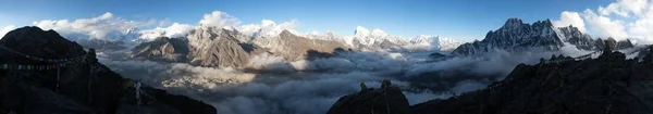 Panorama del Monte Everest, Lhotse, Makalu y Cho Oyu — Foto de Stock