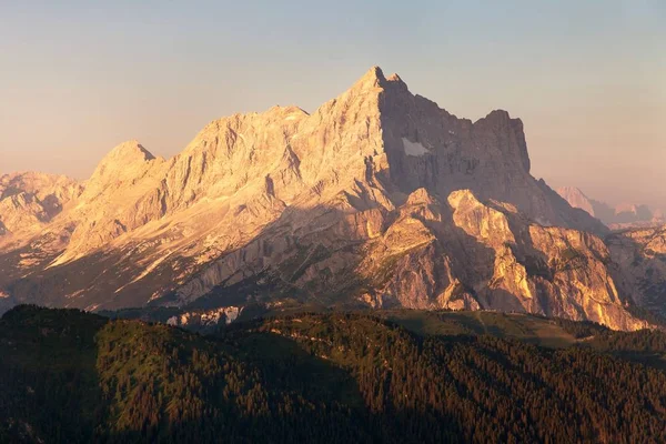 Vista da manhã do Monte Civetta, Dolomitas Alpes montanhas — Fotografia de Stock