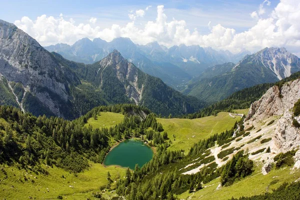 Uitzicht vanaf de Karnische Alpen of Alpi Carniche — Stockfoto