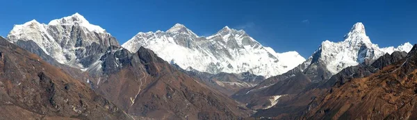 Panoramautsikt över Mount Everest, Lhotse och Ama Dablam — Stockfoto