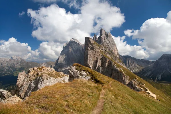Geislergruppe or Gruppo delle Odle, Italian Dolomites — стокове фото