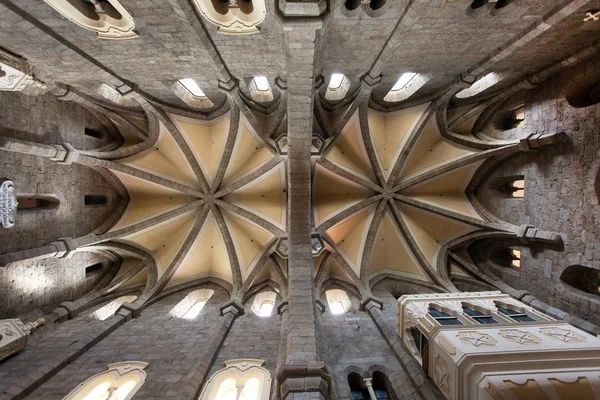 Basílica gótica São Procópio em Trebiano, sítio da UNESCO — Fotografia de Stock