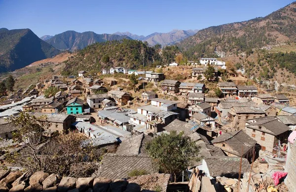 पश्चिमी नेपाल में मार्टडी गांव का सुबह दृश्य — स्टॉक फ़ोटो, इमेज