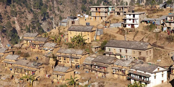 Vista mattutina del villaggio di Martadi nel Nepal occidentale — Foto Stock