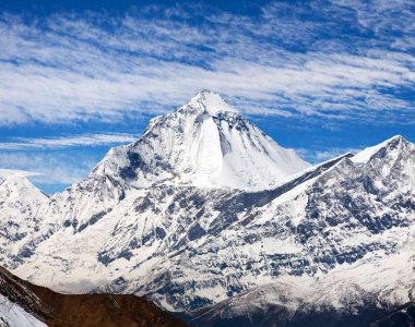 Mount Dhaulagiri, Thorung La geçidi görünümünden