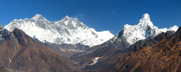 Panoramisch uitzicht op Mount Everest, Lhotse en Ama Dablam — Stockfoto