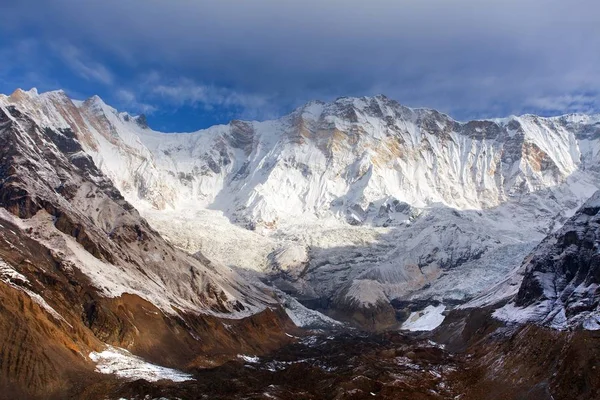 Mount Annapurna, från Annapurna södra basläger — Stockfoto