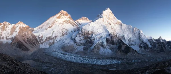 Vista notturna del Monte Everest, Lhotse e Nuptse — Foto Stock