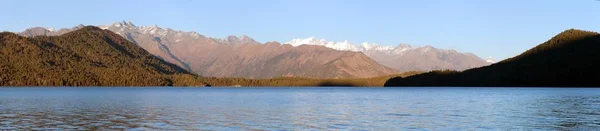 Rara Daha nebo Mahendra Tal jezero - Rara trek - Nepál — Stock fotografie