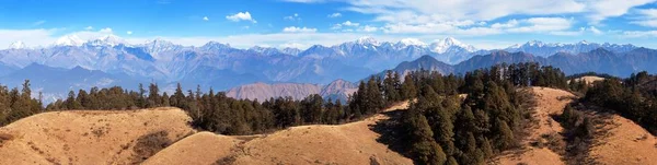 Vista panorámica desde el parque nacional de Khaptad, monte Saipal — Foto de Stock