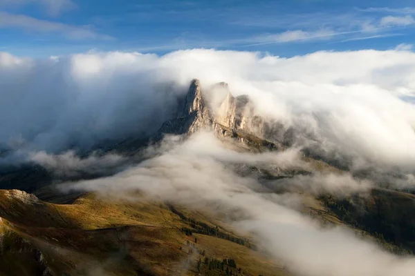 Vista matutina desde Col di Lana hasta Pico Setsas — Foto de Stock