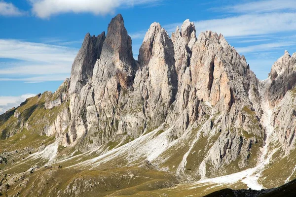 View of Geislergruppe or Gruppo delle Odle, Dolomiti — Stock Photo, Image