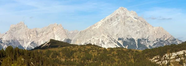 モンテ備わって、南チロル、ドロミテの山々、イタリア — ストック写真
