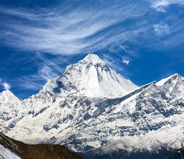 Mount Dhaulagiri, pohled z průsmyku Thorung La — Stock fotografie