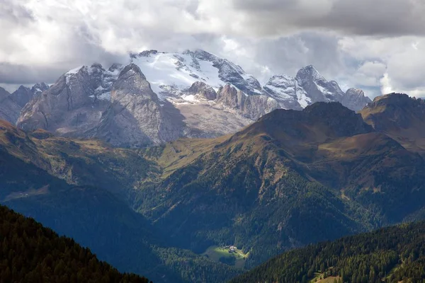 Marmolada, nejvyšší hora pohoří Dolomity — Stock fotografie