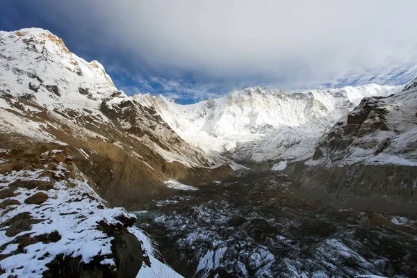 Mount Annapurna, från Annapurna södra basläger — Stockfoto