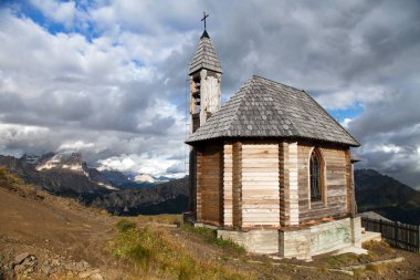kilise ya da üstünde belgili tanımlık dağ tepe Col di Lana Şapel