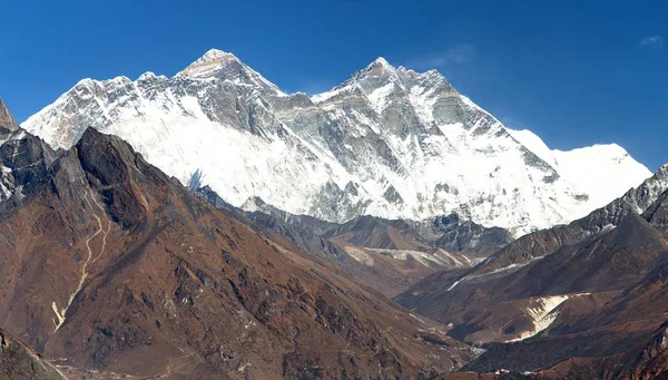 Utsikt över Mount Everest, Nuptse bergväggen, Mount Lhotse — Stockfoto