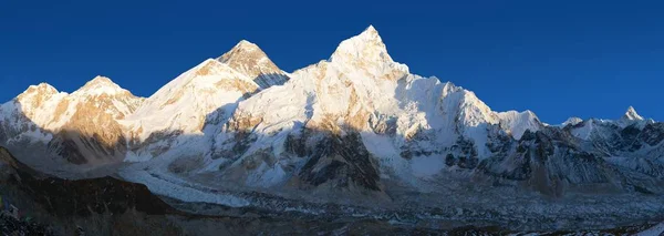 Vista panorámica nocturna del Monte Everest desde Kala Patthar — Foto de Stock