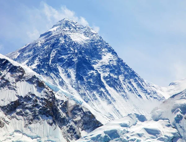 Monte Everest con nubes de Kala Patthar —  Fotos de Stock