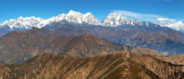 Çingene pik üzerinden himalaya aralığının panoramik görünüm