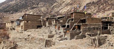 Gunsang willage, yuvarlak Annapurna devre trekking iz