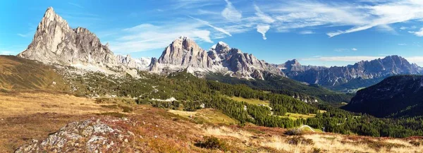 Passo Giau to mount Ra Gusela and Tofana or Tofano — Stock Photo, Image