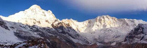 안나푸르나 남쪽 베이스 캠프, 네팔에서에서 산 안나푸르나 — 스톡 사진