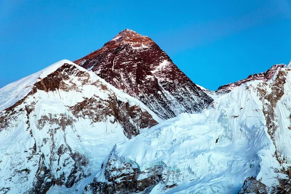Uitzicht op de top van de Mount Everest van Kala Patthar — Stockfoto