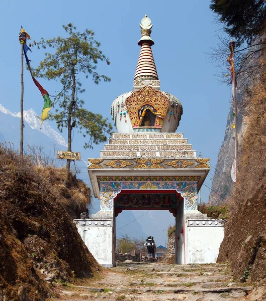 Buddhista sztúpa kaméleon village, kerek annapurna circuit — Stock Fotó