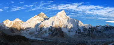 Akşam Panoramik dağ herhangi bir zamanda Kala Patthar üzerinden