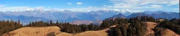 Πανοραμική θέα από το εθνικό πάρκο Khaptad, το όρος Saipal — Φωτογραφία Αρχείου