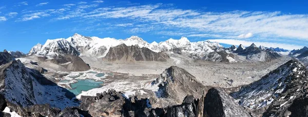 Vista panoramica del campo base di Monte Cho Oyu e Cho Oyu — Foto Stock