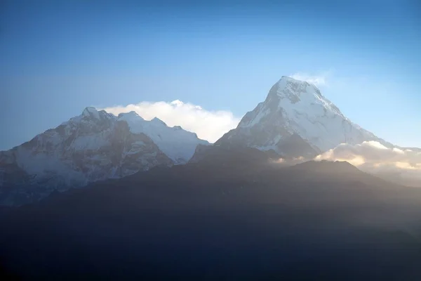 Blue horizon of Annapurna 1 I and Annapurna south — Stock Photo, Image