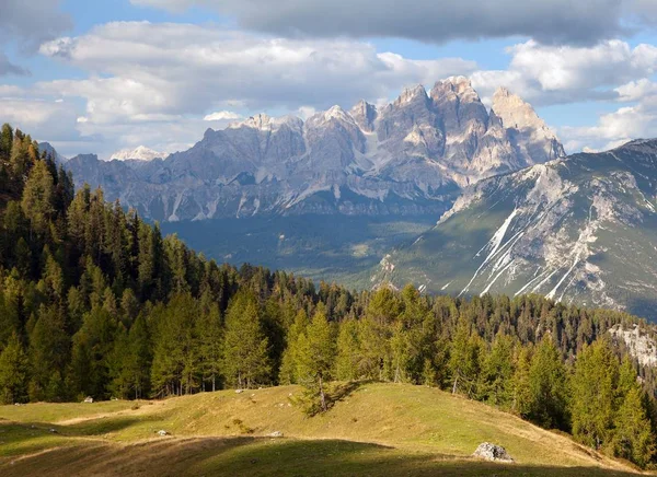 View of Cristallo gruppe, near Cortina d Ampezzo — Stock Photo, Image