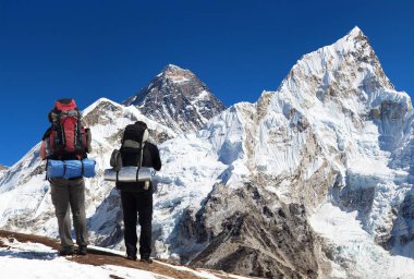 Kala Patthar iki turist gelen Everest Dağı