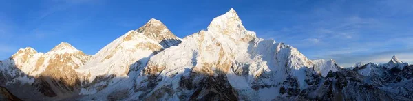 Abend Panoramablick auf Mount Everest von kala patthar — Stockfoto