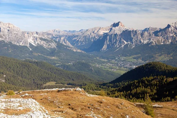 Cortina d Ampezzo a Croda Rosa, Dolomiti, Itálie — Stock fotografie