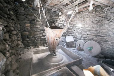 Nepal ilkel flourmill