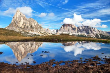 Passo Giau Ra Gusela ve Tofana bağlamaya görüntülemek