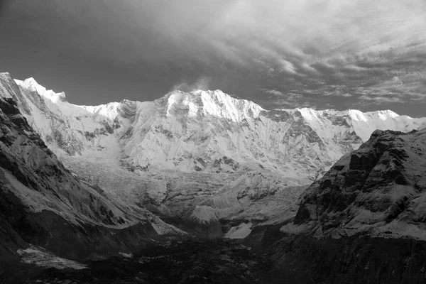 Monte Annapurna vista panorâmica da manhã — Fotografia de Stock