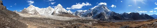 Panorama des Mount Everest und der Pumori — Stockfoto