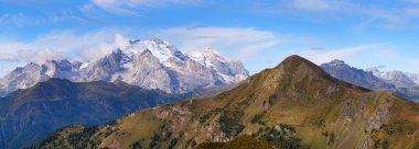 Mount Marmolada panoramik manzaralı