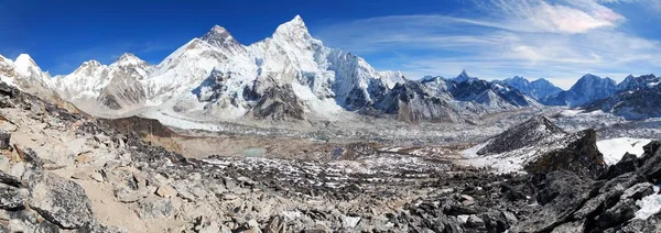 Mount Everest i lodowiec Khumbu panorama — Zdjęcie stockowe