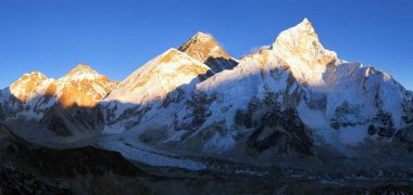 Everest Dağı günbatımı Panoramalı Oda