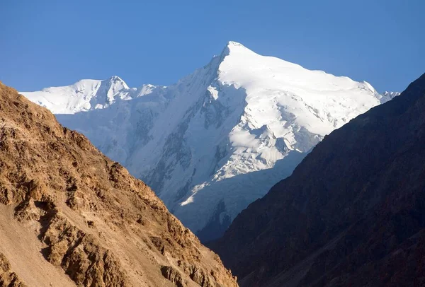 Cerro montañoso Hindukush o Hindu kush, Afganistán — Foto de Stock