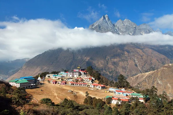 Tengboche kolostor, a legjobb kolostor a Khumbu-völgyben — Stock Fotó