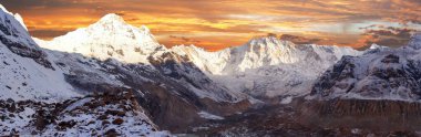 Annapurna 'nın güney kampından Annapurna 1.