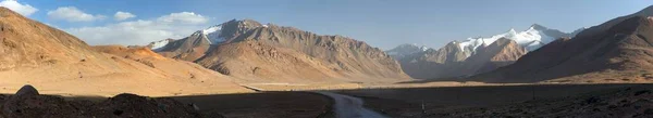 Zona montuosa di Pamir in Tagikistan. Autostrada del Pamir — Foto Stock